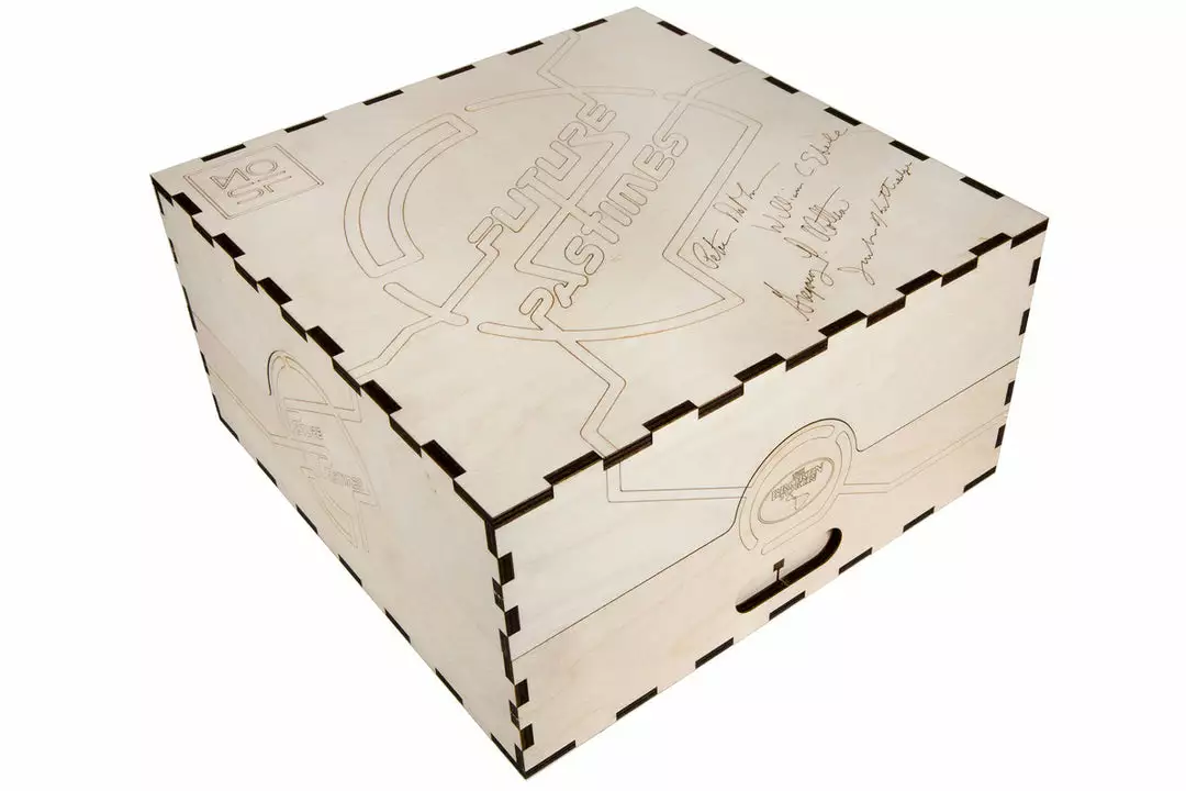 The Broken Token Broken Token - Future Pastimes Collector's Edition Big Box (For Cosmic Encounter) 4 The Broken Token Broken Token - Future Pastimes Collector's Edition Big Box (For Cosmic Encounter)