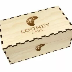 The Broken Token Broken Token - Looney Labs Game Case Kit
