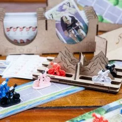 The Dicetroyers - Flamme Rouge (Base Game Or With Peloton Expansion) (Italy Import)