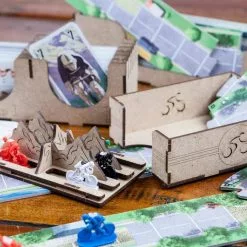 The Dicetroyers - Flamme Rouge (Base Game Or With Peloton Expansion) (Italy Import)